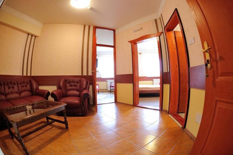 Hotel Dunav Sremski Karlovci Zewnętrze zdjęcie